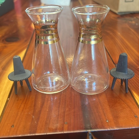 True Vintage (1960’s at least) Pyrex Oil and Vinegar Bottles - Picture 2 of 6